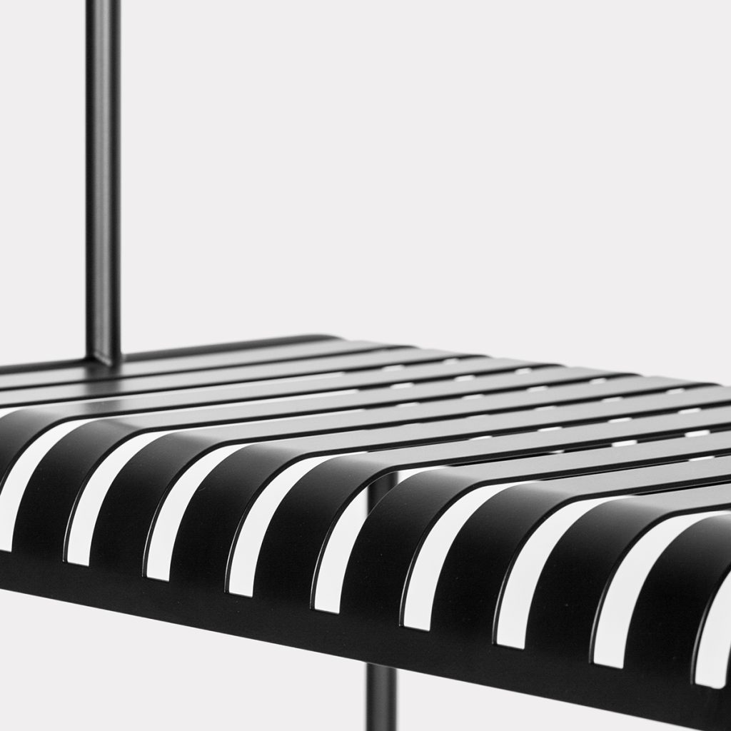 Garderobe Youtoo, klassisches Design,aus Rundrohr Pulverbeschichtet.