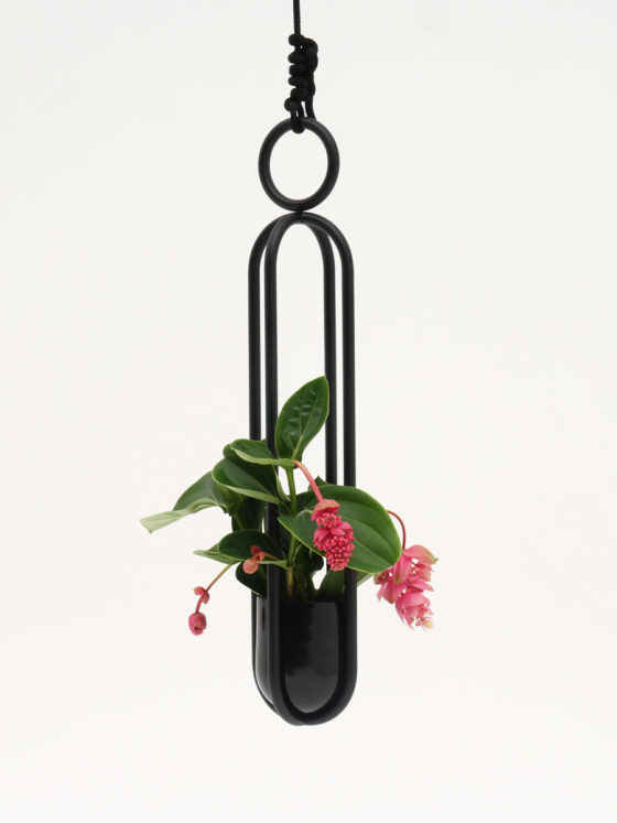 Blumenampel, schwarz / Hanging plants object, black