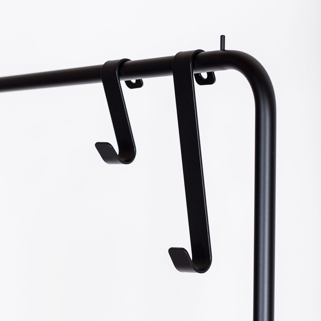 Garderobe Youtoo, klassisches Design,aus Rundrohr Pulverbeschichtet.