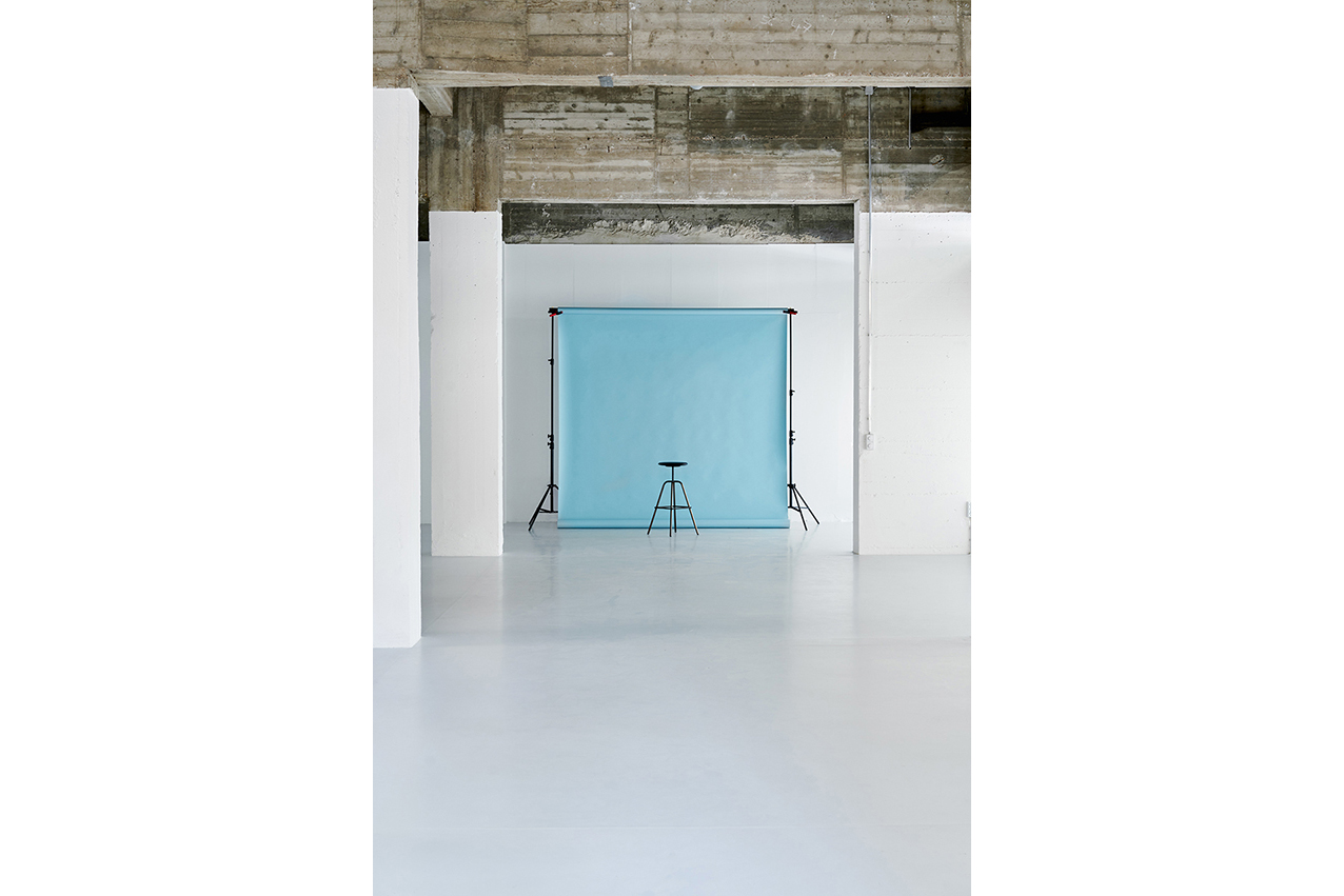 Photo studio Wolkn Location, Herrenberger stool from Atelier Haussmann